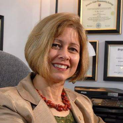 Photo of L. Marie Zumwalt